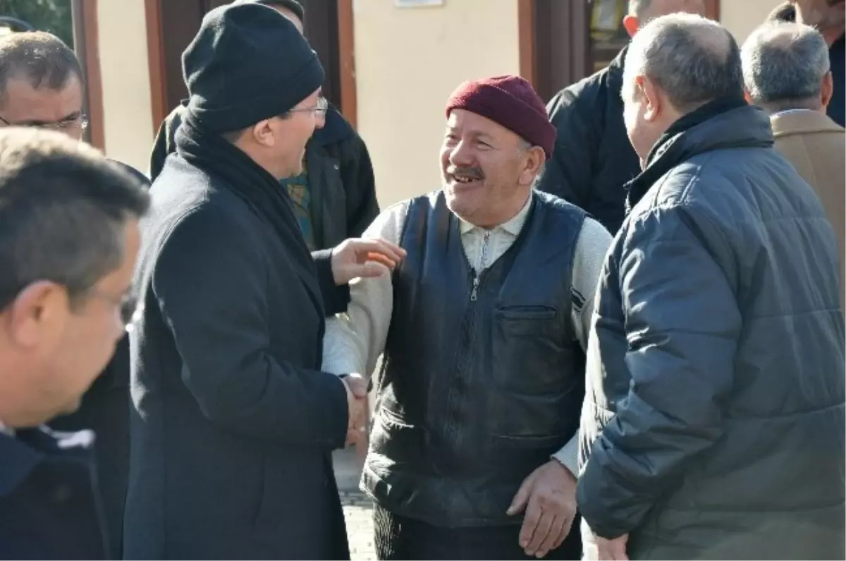 Başkan Vergili İstasyon Caddesi Esnaflarını Gezdi