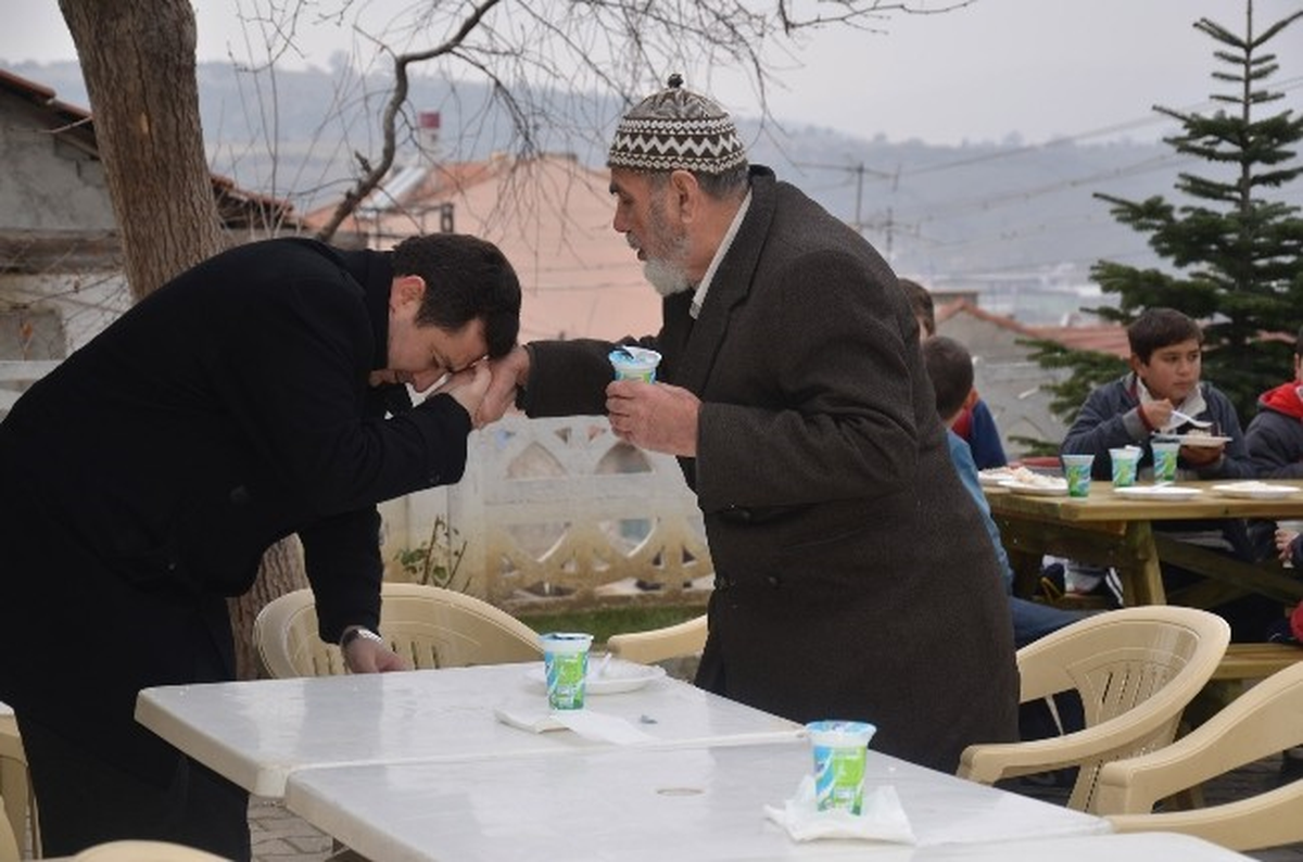 Bozüyük\'te Mevlit Kandili Huşu İçerisinde Kutlandı