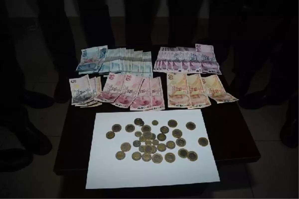 Dilencinin Üzerinden 3 Bin 426 Lira Çıktı