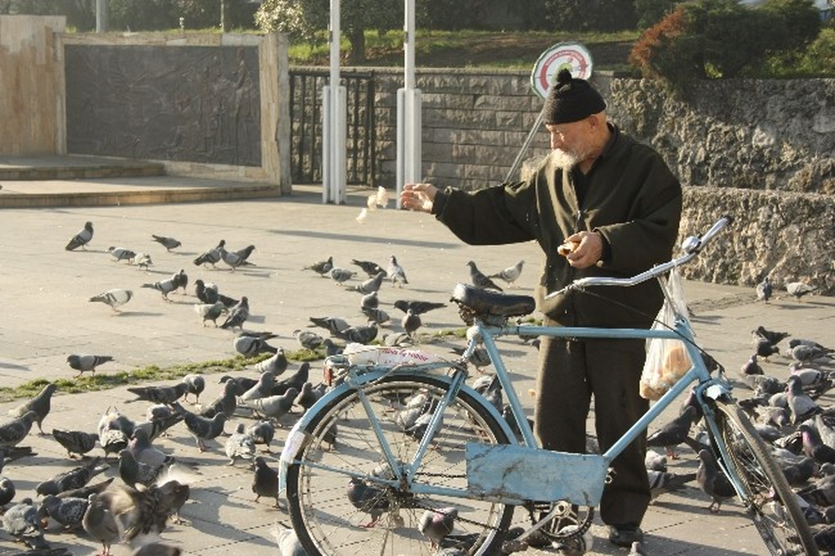 Dört Senedir Her Sabah Aynı Şeyi Yapıyor