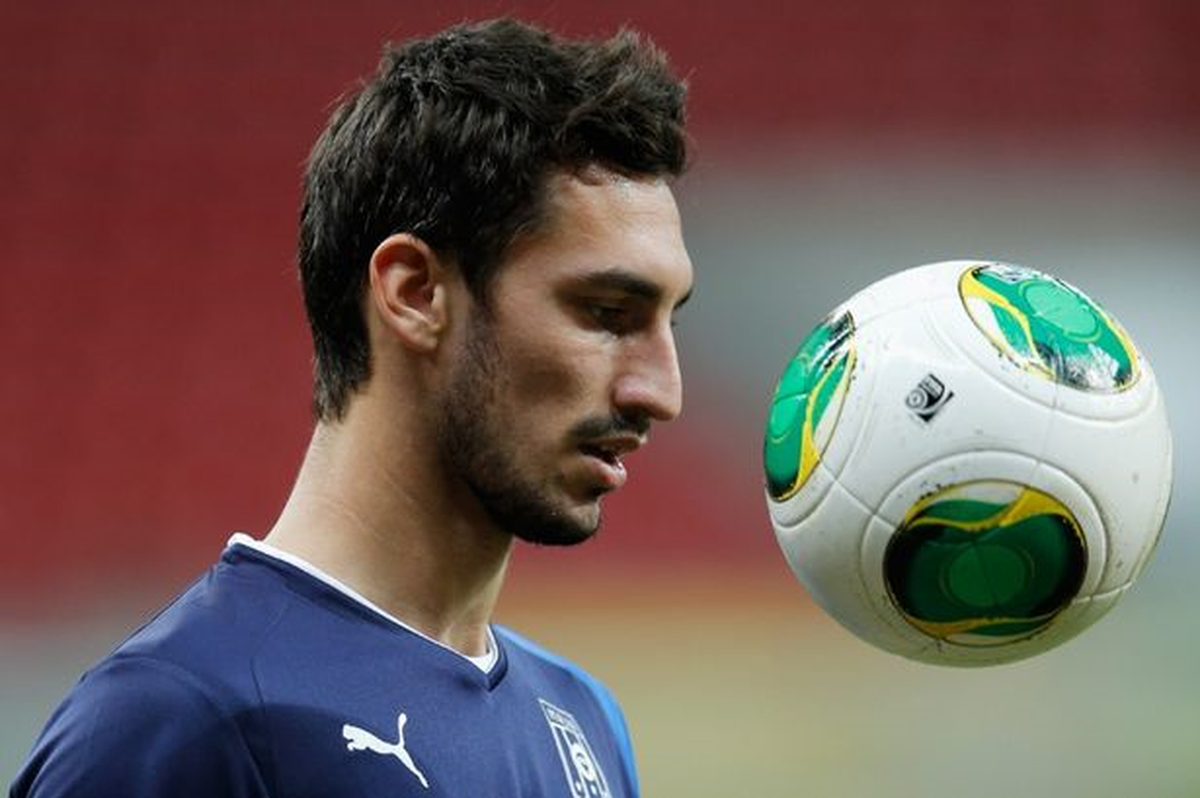 Galatasaray'ın Gözdesi Astori, Moyes'in Transfer Listesinde