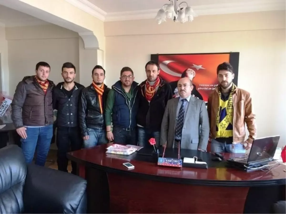 Hisarcık'ta Ezeli Rakip Taraftar Temsilciliklerinden Eğitime Destek