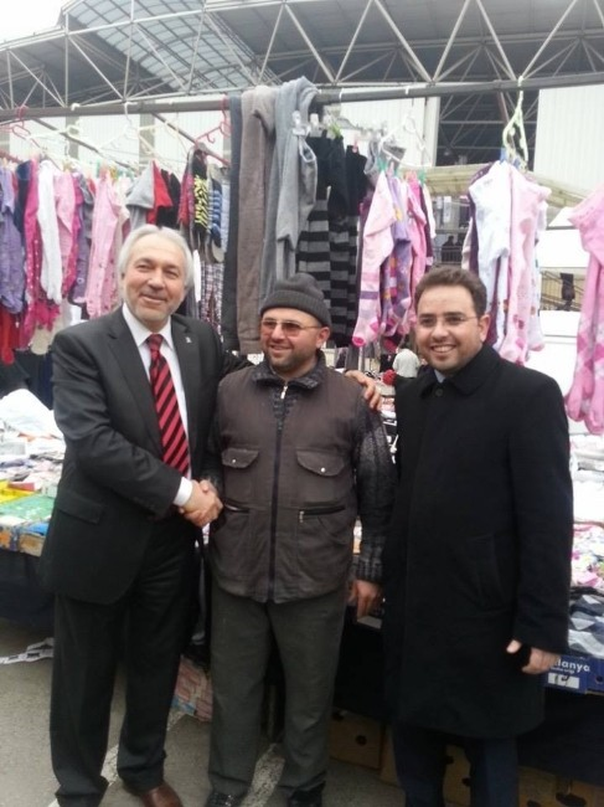 Kamil Saraçoğlu \'Sosyete Pazarı\'nı Ziyaret Etti