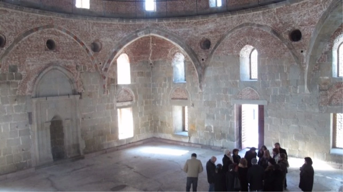 Şairlere İlham Veren Cami Yeniliyor