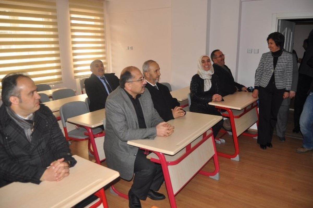 Lale Eğitim ve Gençlik Derneği Açıldı