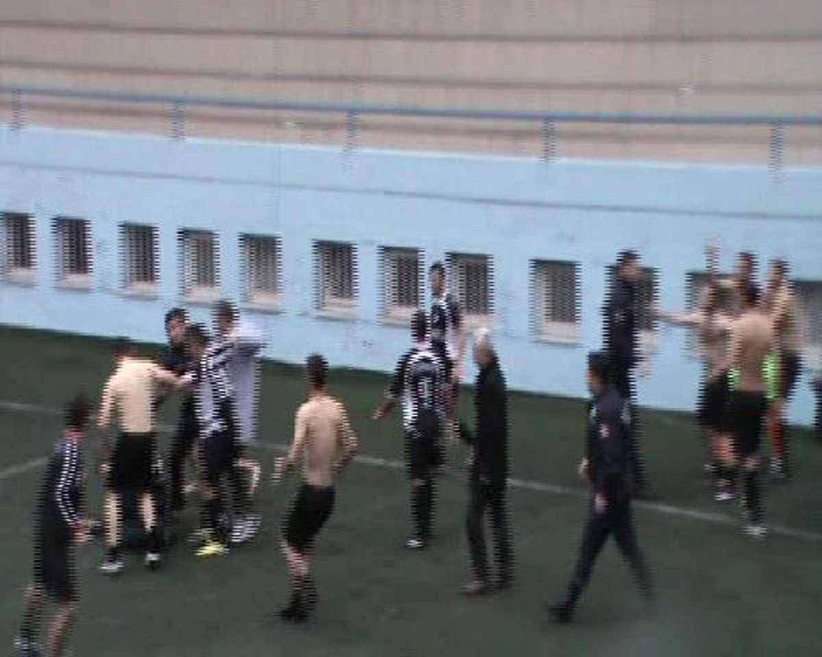 Maçtan Sonra Olay Çıktı, Futbolcular Polislere Saldırdı