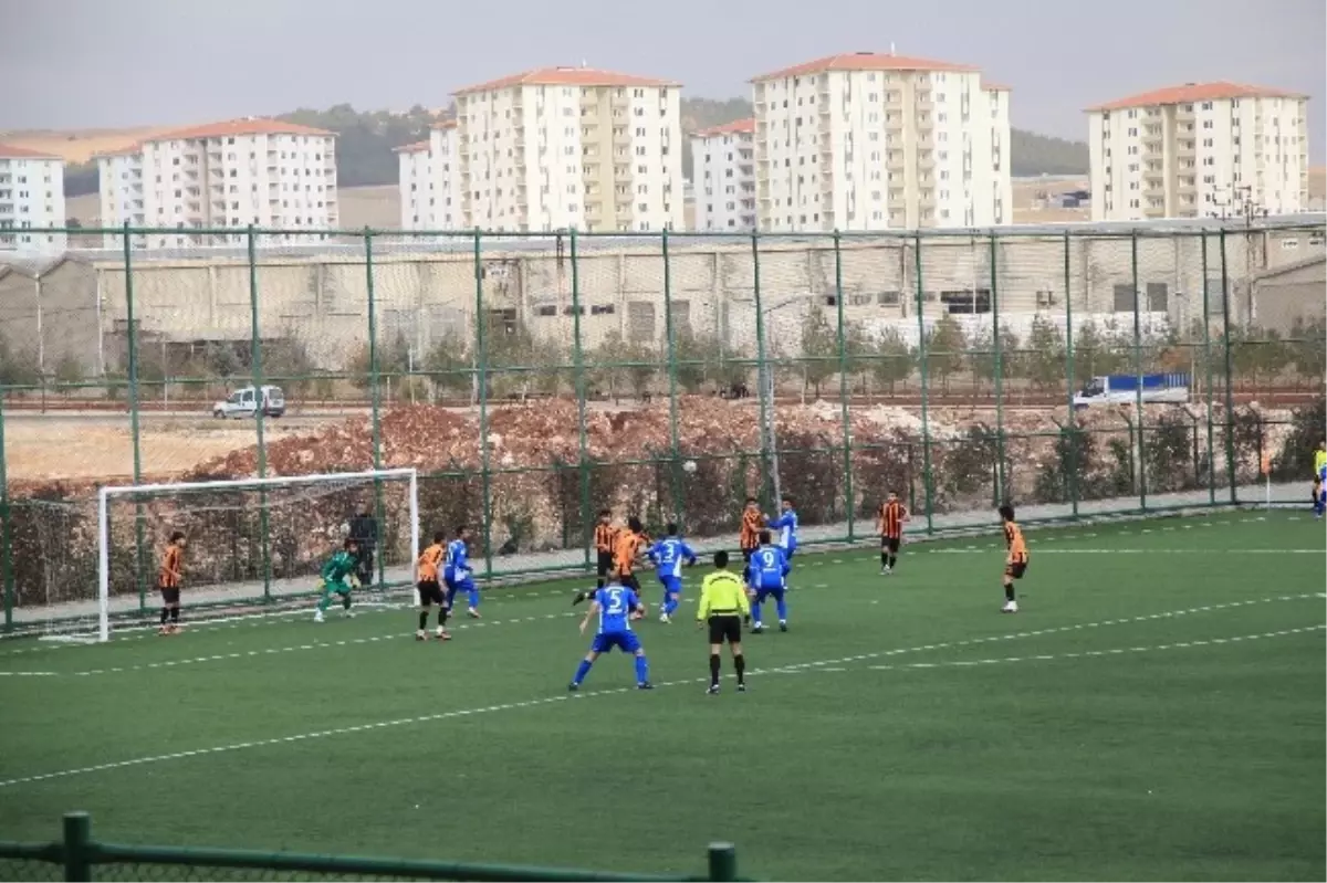 Şahinbey Futbol Takımı Elazığ Yolsporu Eli Boş Gönderdi