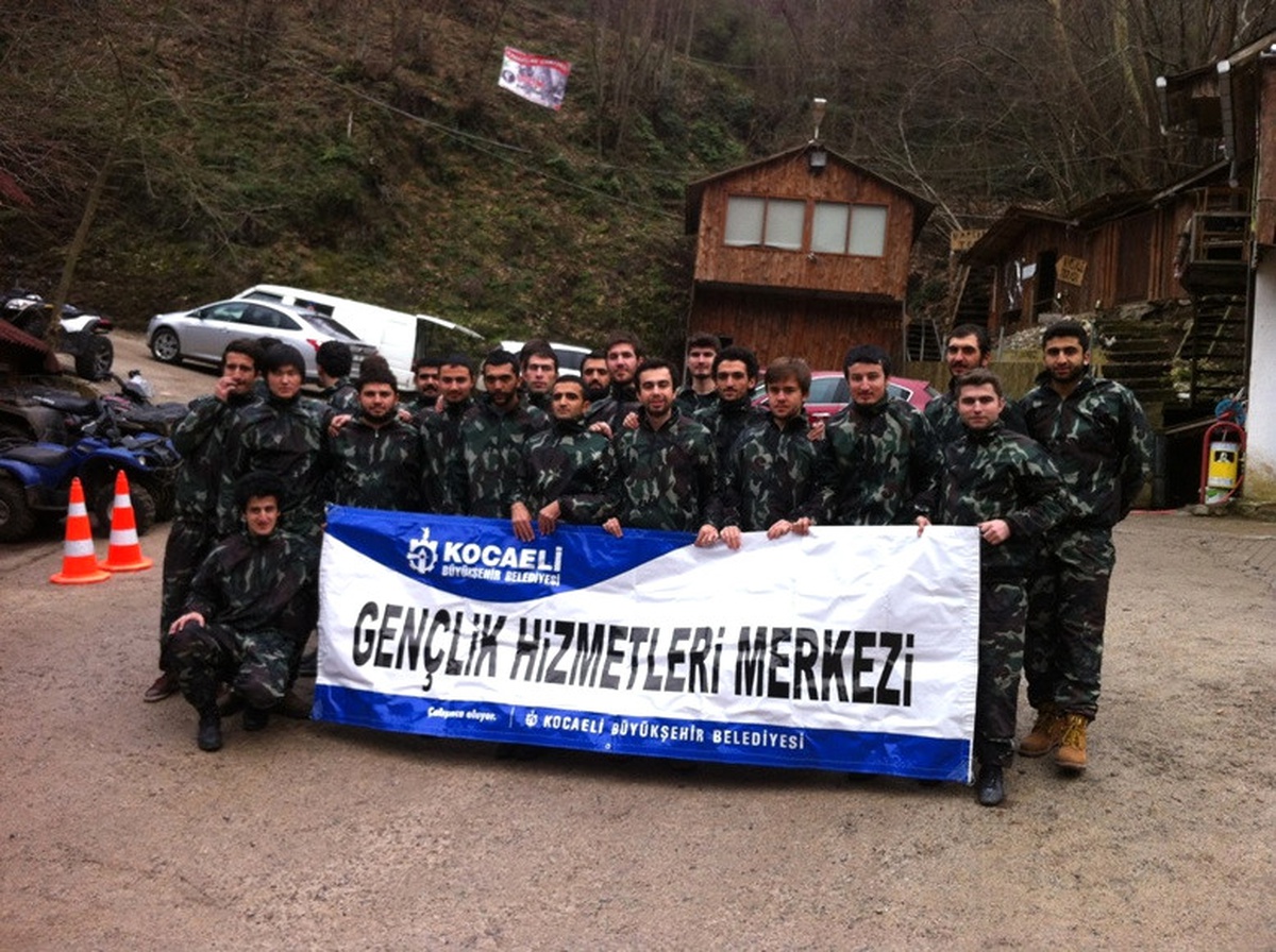 Sınav Stresini Paintball Oynayarak Attılar