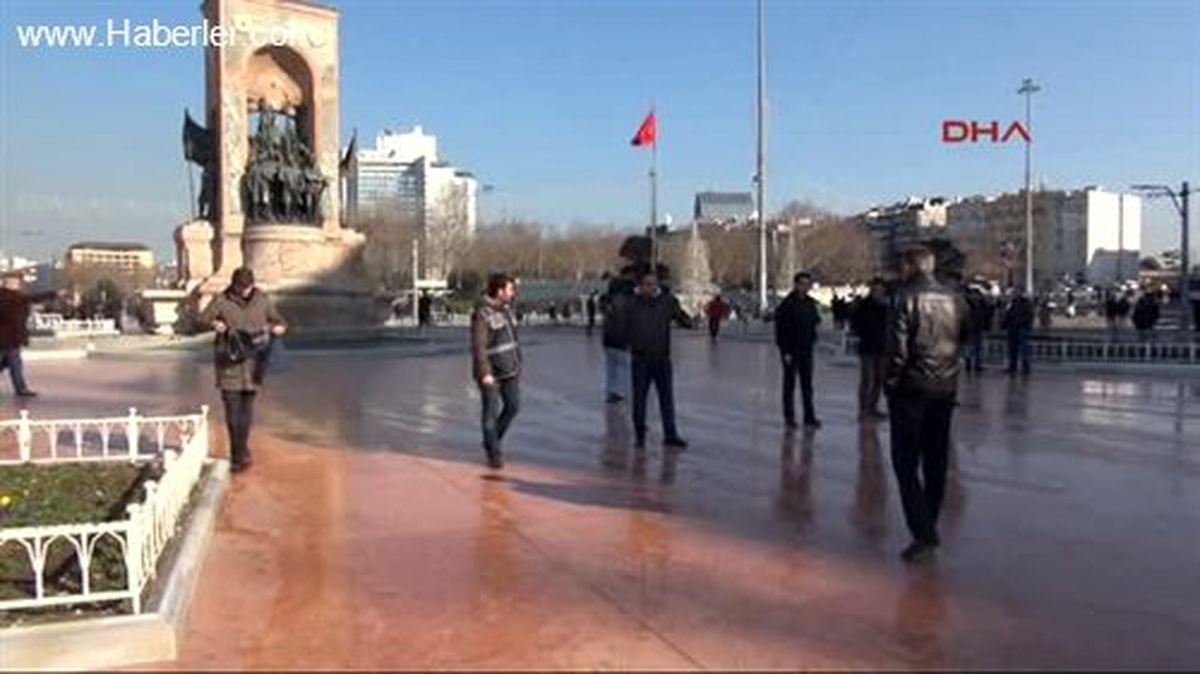 Taksim\'de Berkin Elvan Eylemine Müdahale