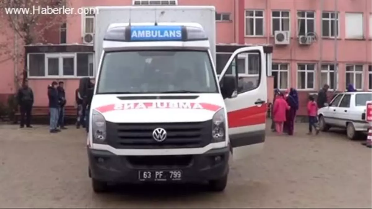 Tel Abyad\'da yaralanan 4 kişi Akçakale\'de tedavi altına alındı -