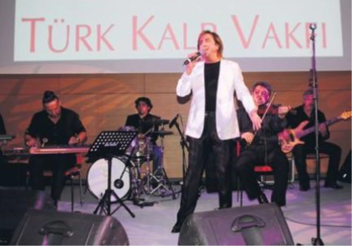 Türk Kalp Vakfı Yararına Sahnede
