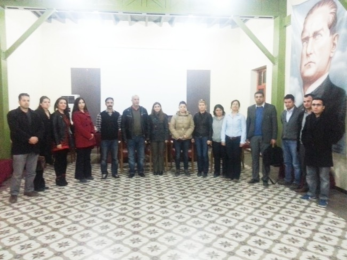 Üniversiteli İşçiler Burhaniye\'de Toplandı