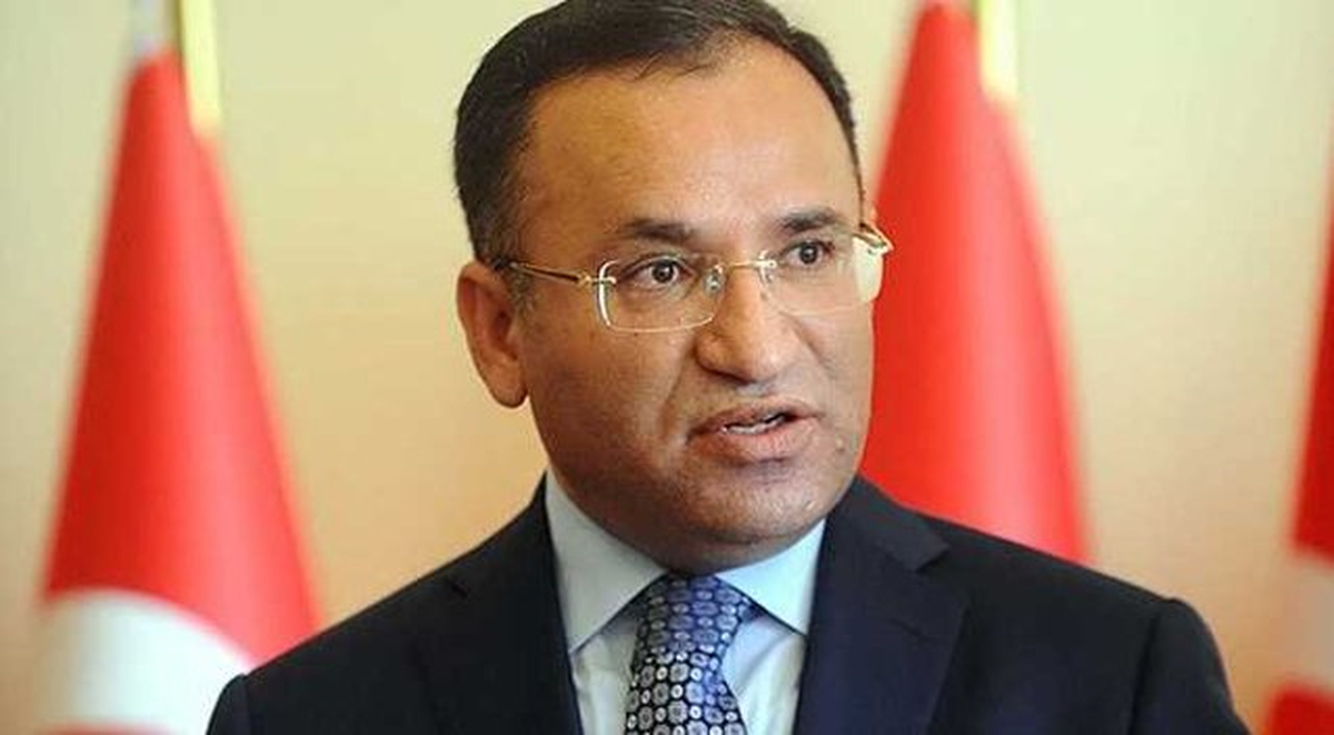 Adalet Bakanı Bekir Bozdağ, Saat 11.30\'da CHP Grubunu Ziyaret Edecek.