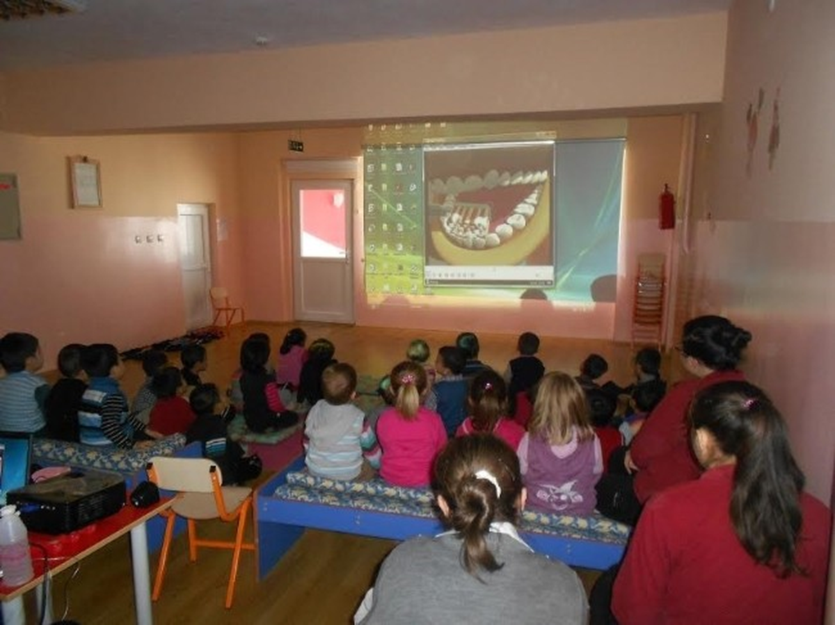 Pazarlar\'da Miniklere Diş Sağlığı Semineri Verildi