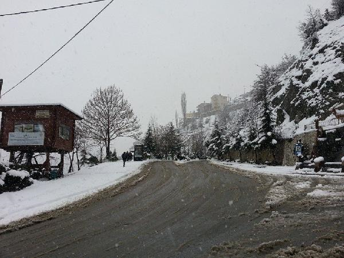 Artvin\'de 67 Köy Yolu Kardan Ulaşıma Kapandı