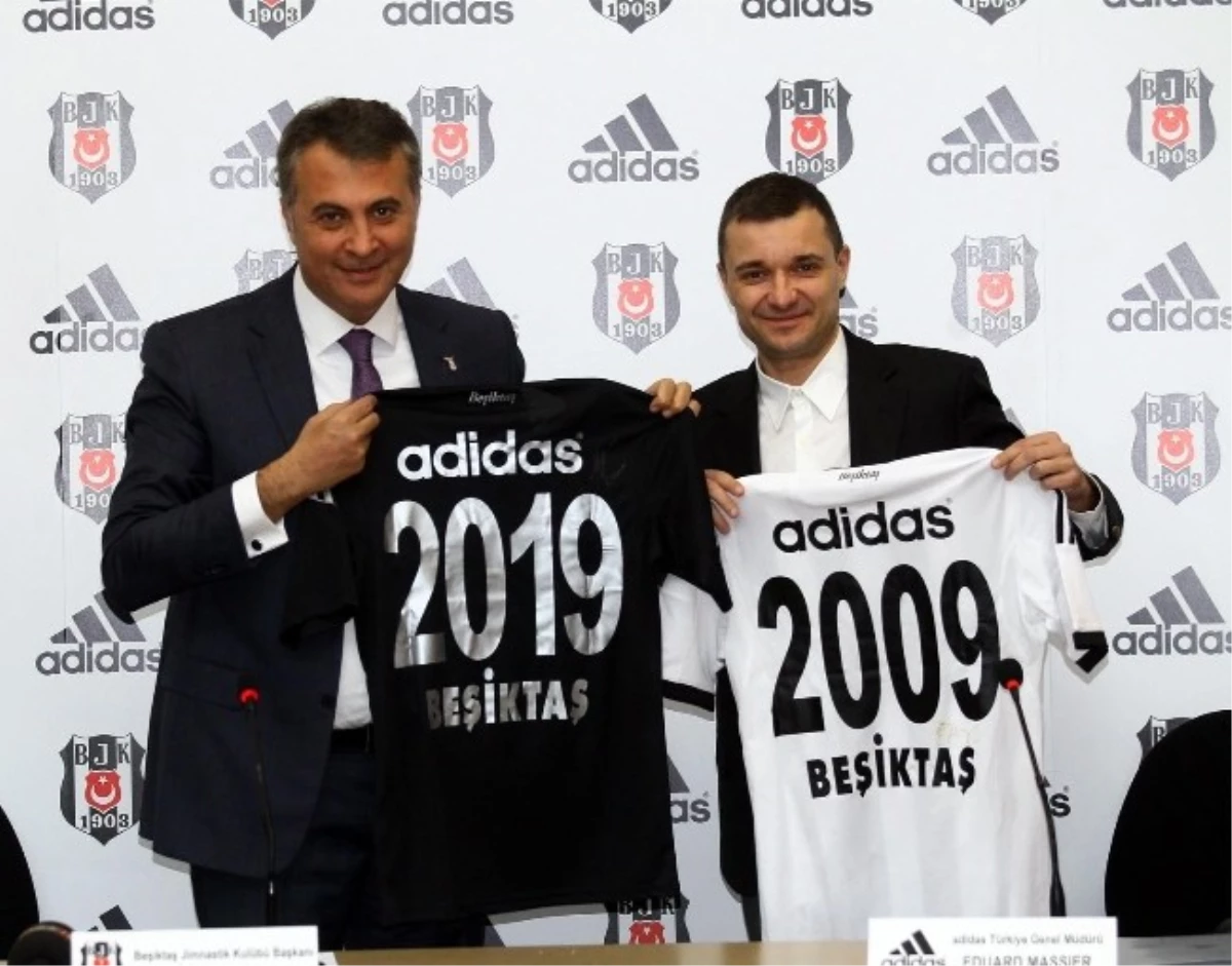 Beşiktaş, Adidas ile Sponsorluk Anlaşmasını Uzattı