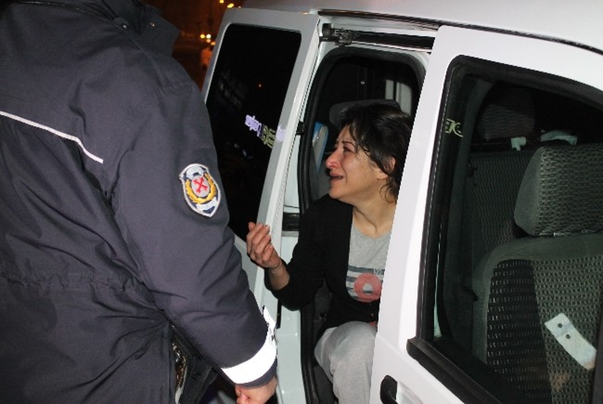 Ehliyetine El Konulan Kadın Sürücü Polise Zor Anlar Yaşattı