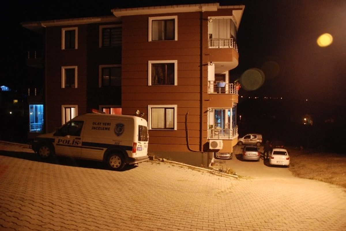 Ereğli\'de Evden 5 Bin Liralık Ziynet Eşyası Çalındı