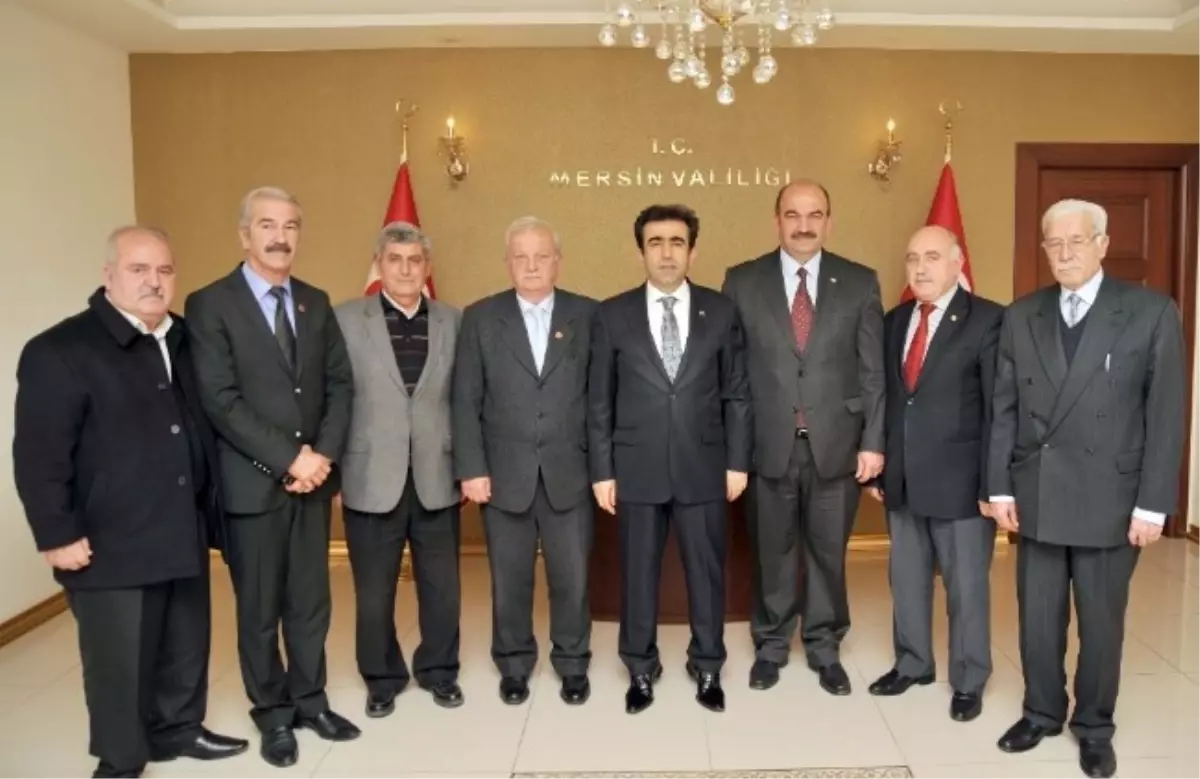 Güzeloğlu Muhtarlar Derneği ile Şoförler Odası Yönetimlerini Kabul Etti