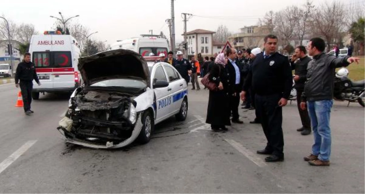 Kazaya Müdahaleye Giden Polisler Kaza Yaptı: 3 Yaralı