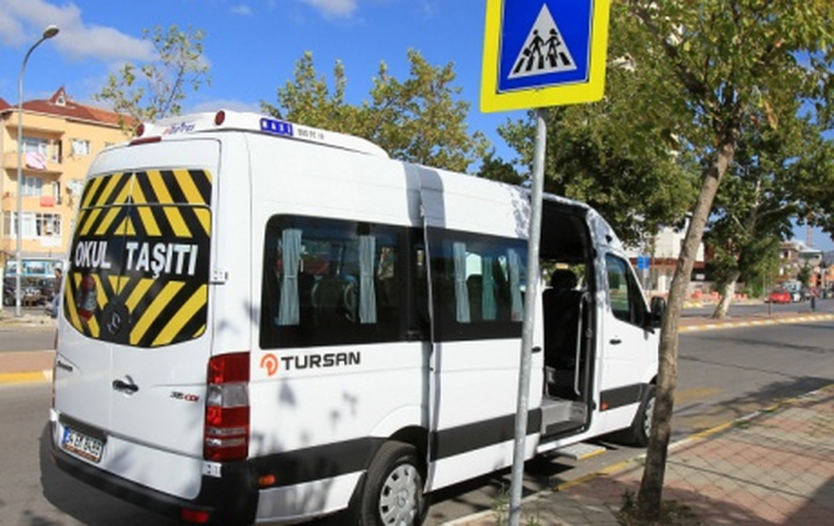 Manisa\'da Servislere "J" Plaka Takıldı