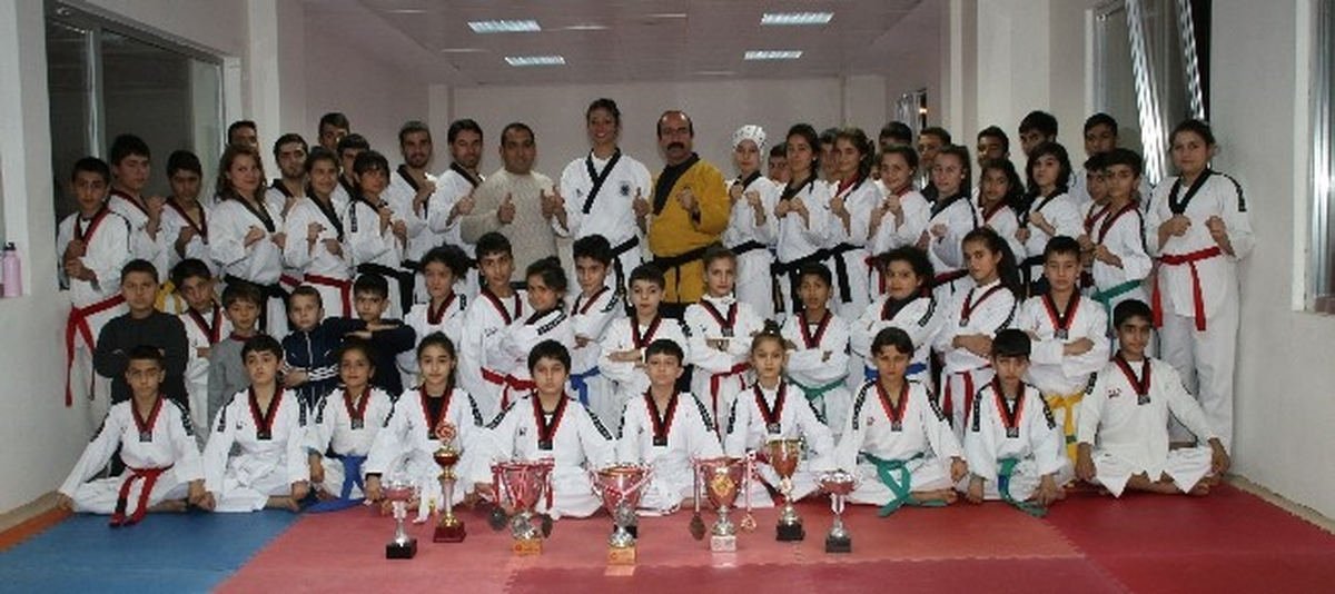 Tekvando\'daki Başarı Adana\'nın Yüzünü Güldürüyor