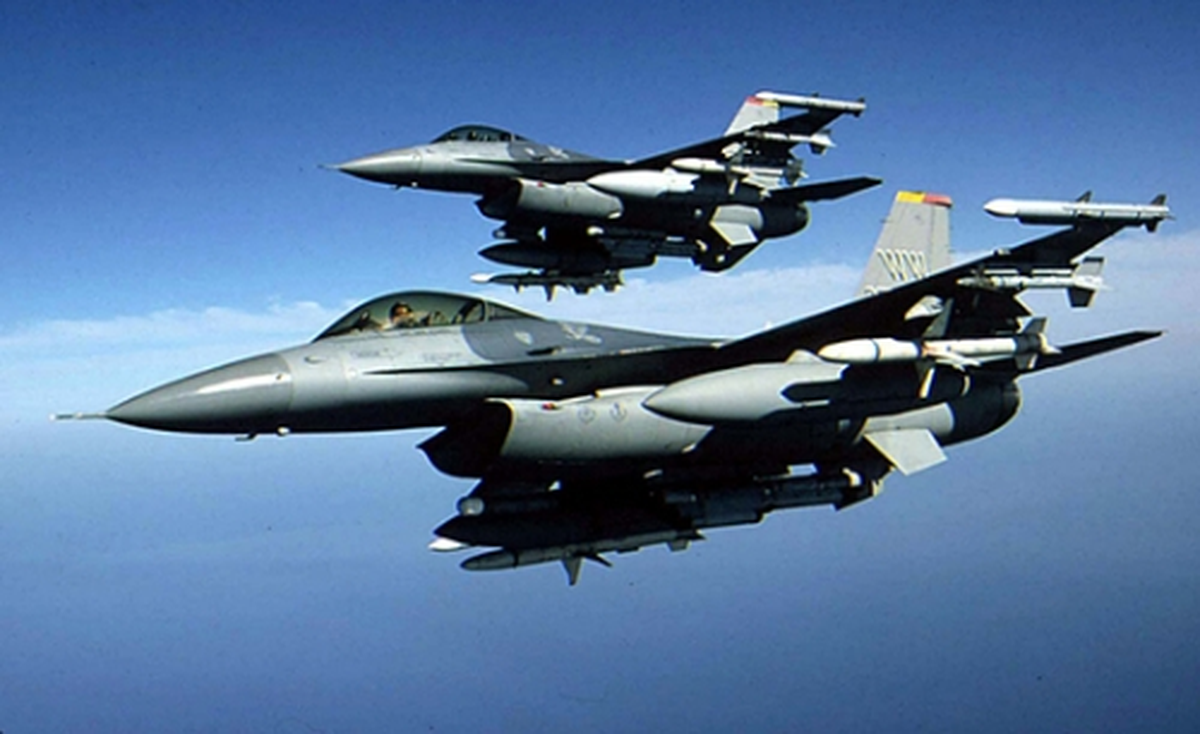 Yunan F-16 Uçakları Türk Keşif Uçağını 5 Kez Taciz Etti