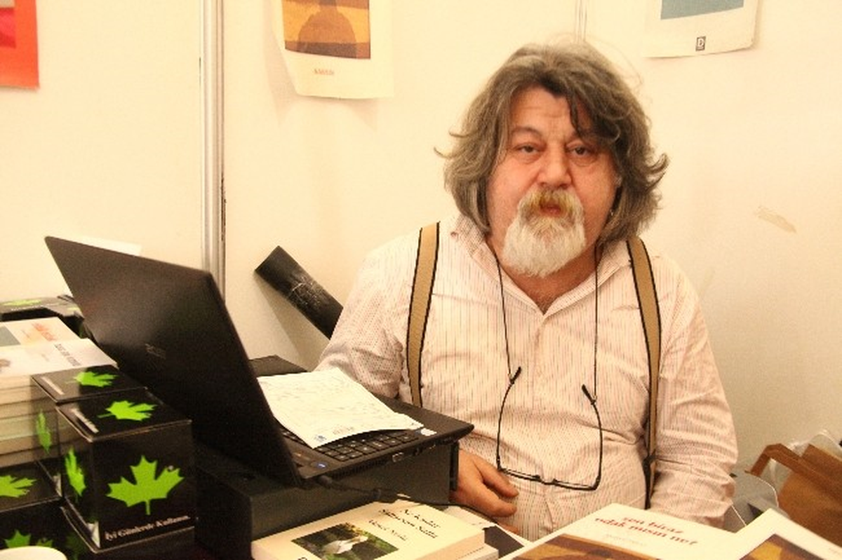 Ahmet Nesin: "Edebiyat Post Modernleşiyor"