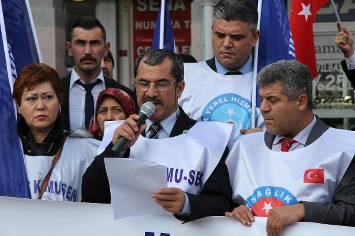 Balıkesir\'de Memurların Zam Protestosu