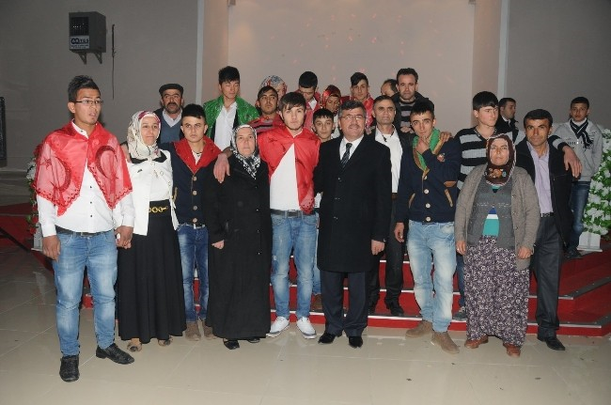 Başkan Akdoğan\'dan Asker Harçlığı