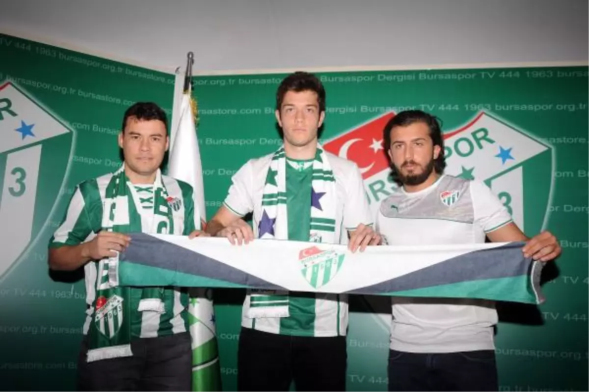 Bursaspor\'da 3 İmza Serdar Aziz Sözleşmesini Uzattı