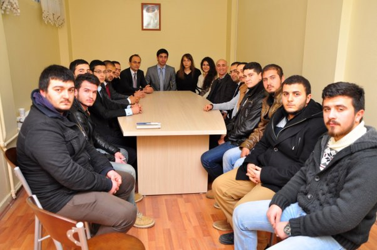 Cem Çöllü Üniversite Gençliği ile Buluştu
