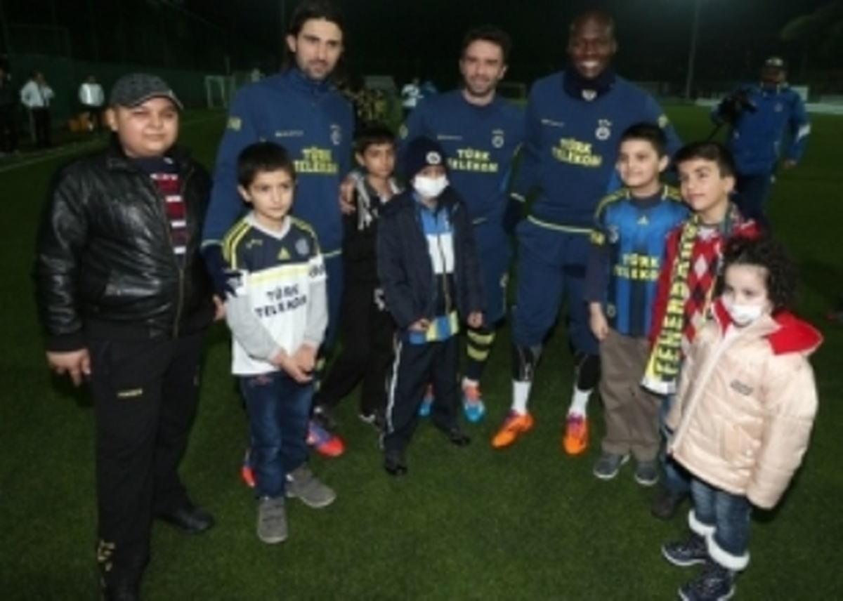 Fenerbahçeliler, Hasta Çocukların Dileğini Gerçekleştirdi