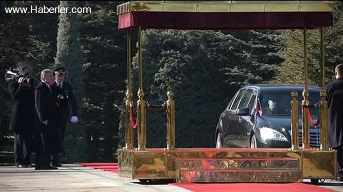 Gül, Slovenya Cumhurbaşkanı Pahor\'u törenle karşıladı -
