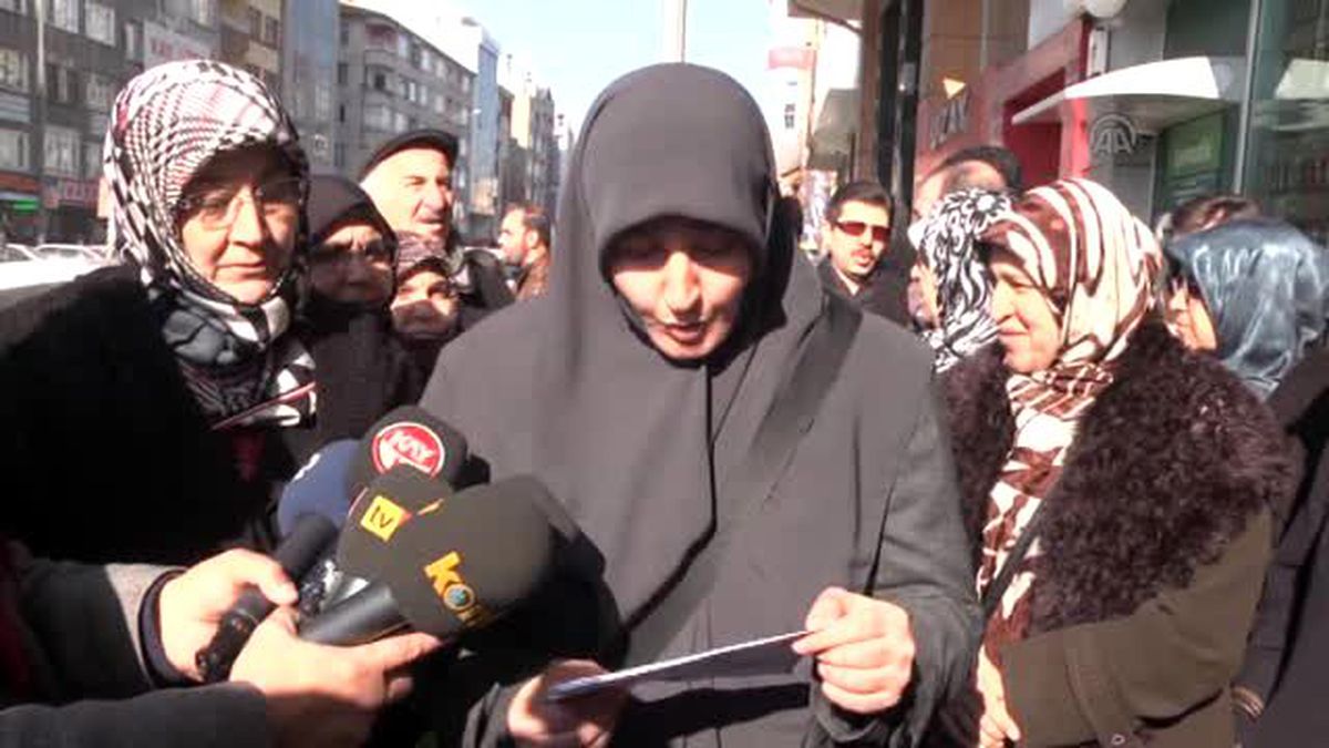 İHH Gönüllüleri, Vakfa Destek İçin 4 Bin Lira Bağışladı