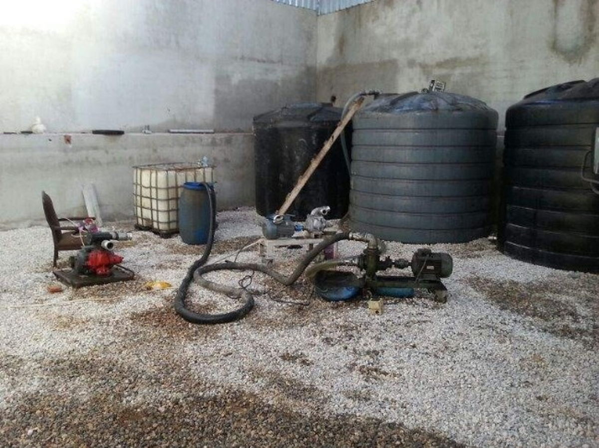 İzmir\'de 20 Ton Kaçak Akaryakıt Ele Geçirildi