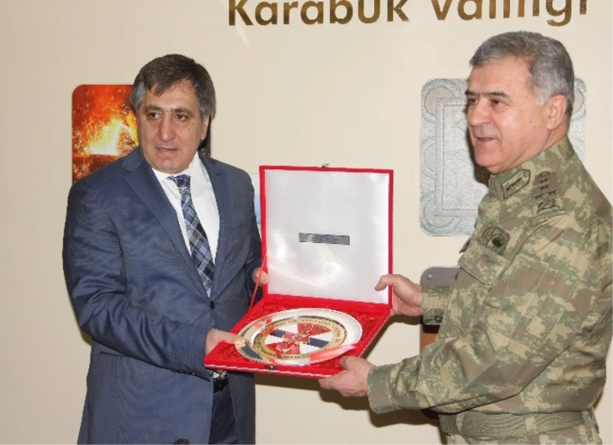 Jandarma Genel Komutanı Orgeneral Yörük, Vali Küçük\'ü Ziyaret Etti