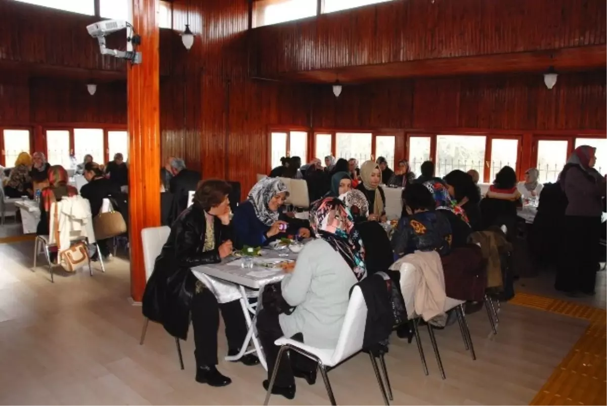 Karaman\'da Kadınlar İhtiyaç Sahibi Öğrenciler İçin Buluştu