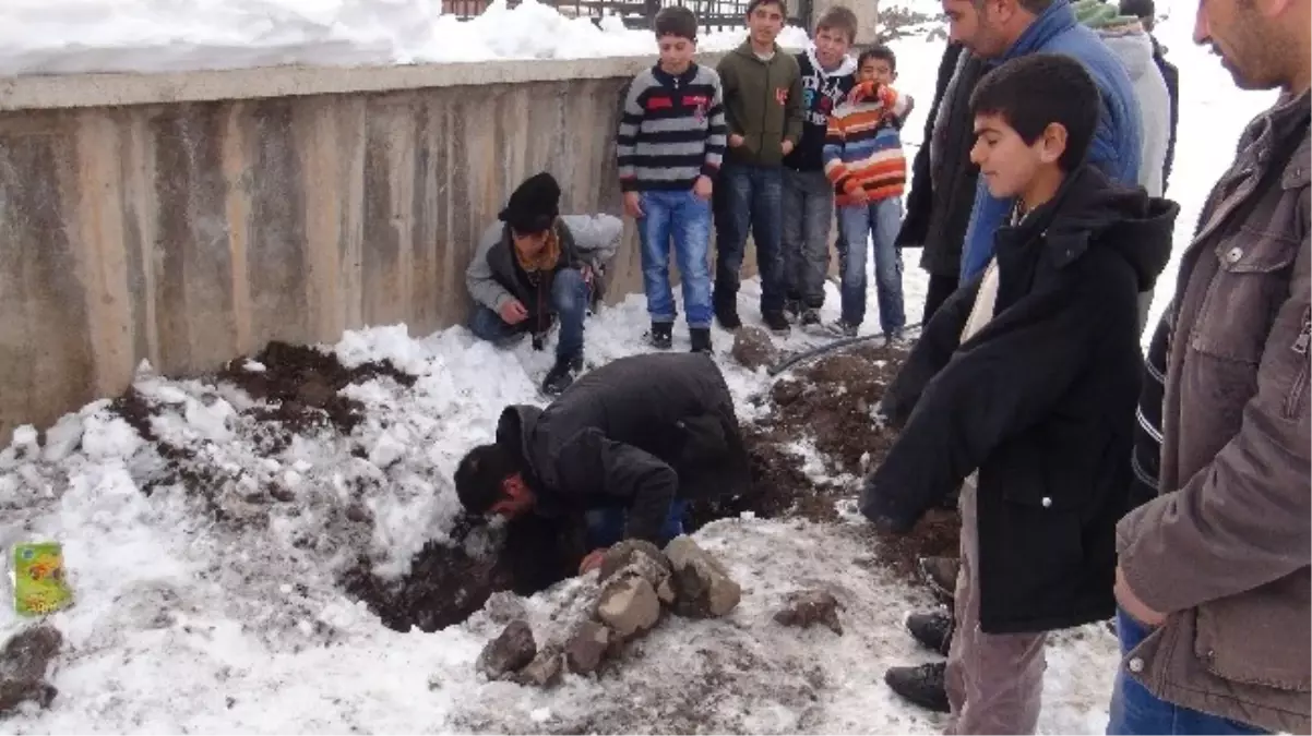 Karlıovanın Köylerinde İçme Suları Buz Tuttu