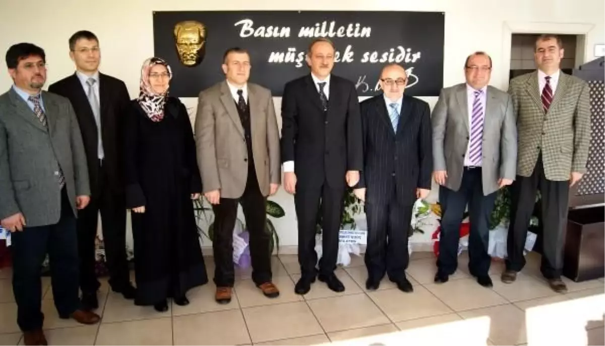 Kayseri\'de Aile Hekimlerinin 8 Saat Nöbet Tepkisi