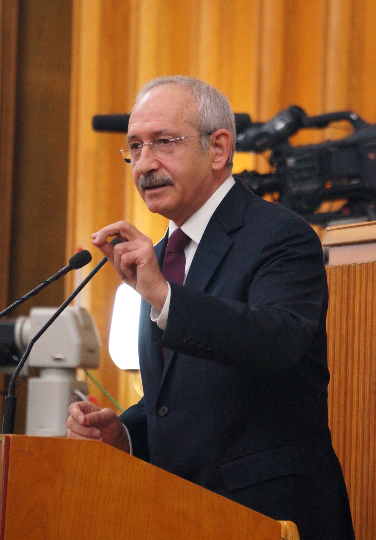 Kılıçdaroğlu: "Hep Birlikte Demokrasiyi Güçlendirmek İçin Mücadele Etmeliyiz"