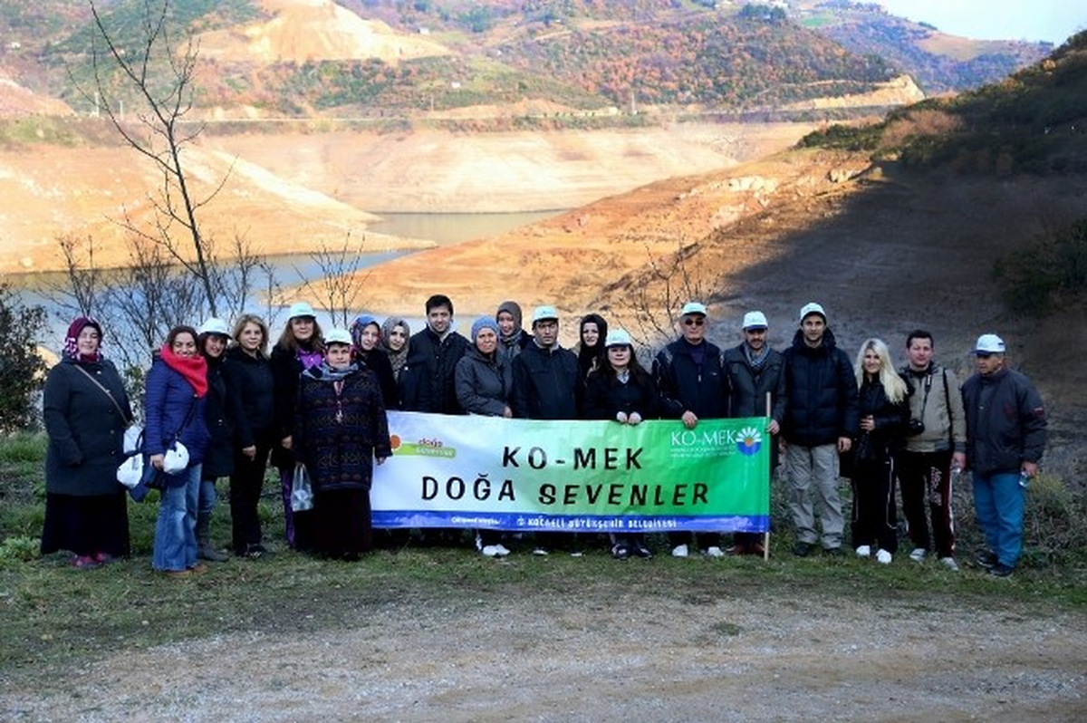 Ko-Mek Doğa Sevenler Grubu Başkan Karaosmanoğlu ile Yürüyüş Yaptı
