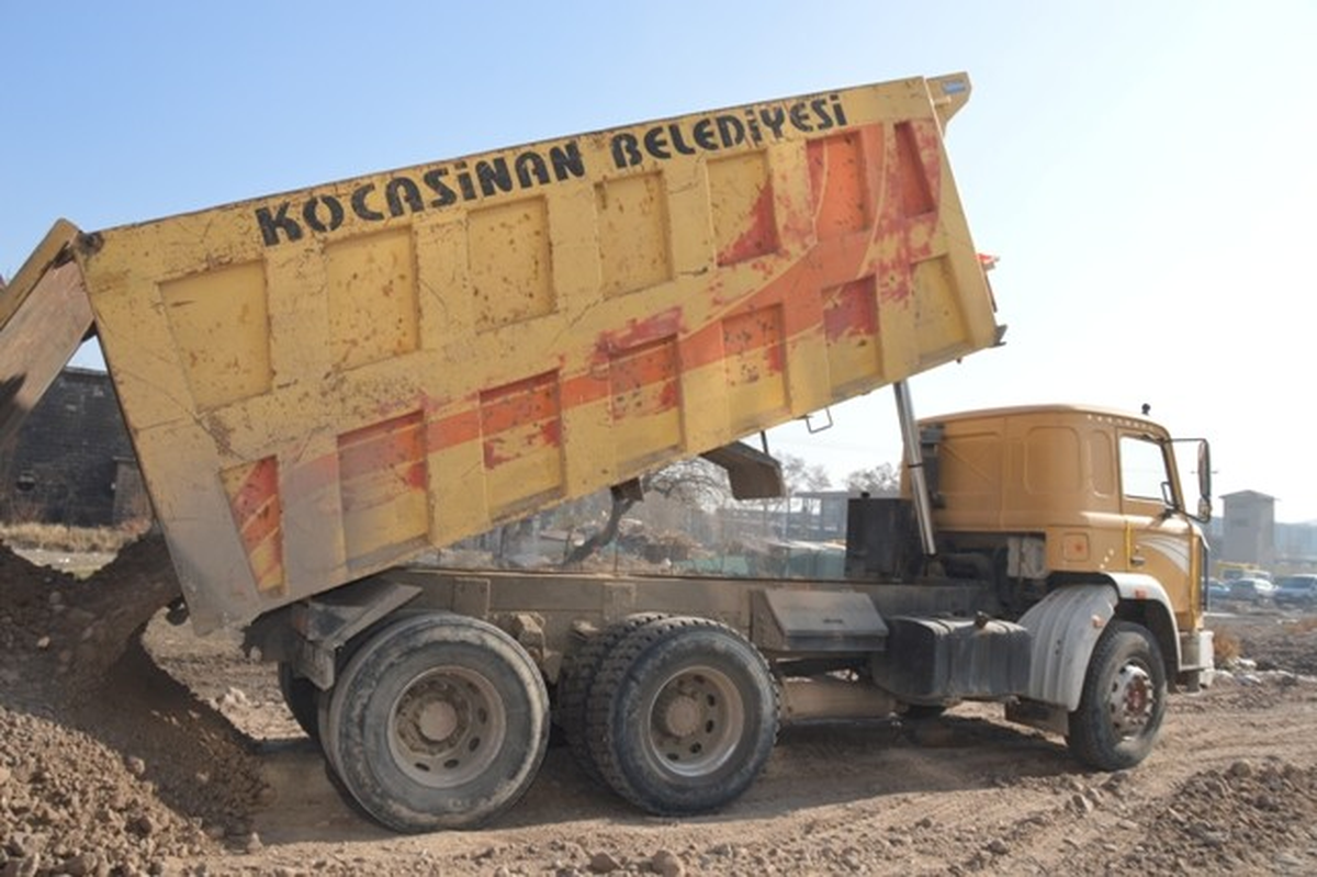 Kocasinan Kar Mücadele Ekibi Yol Yapımına Gitti