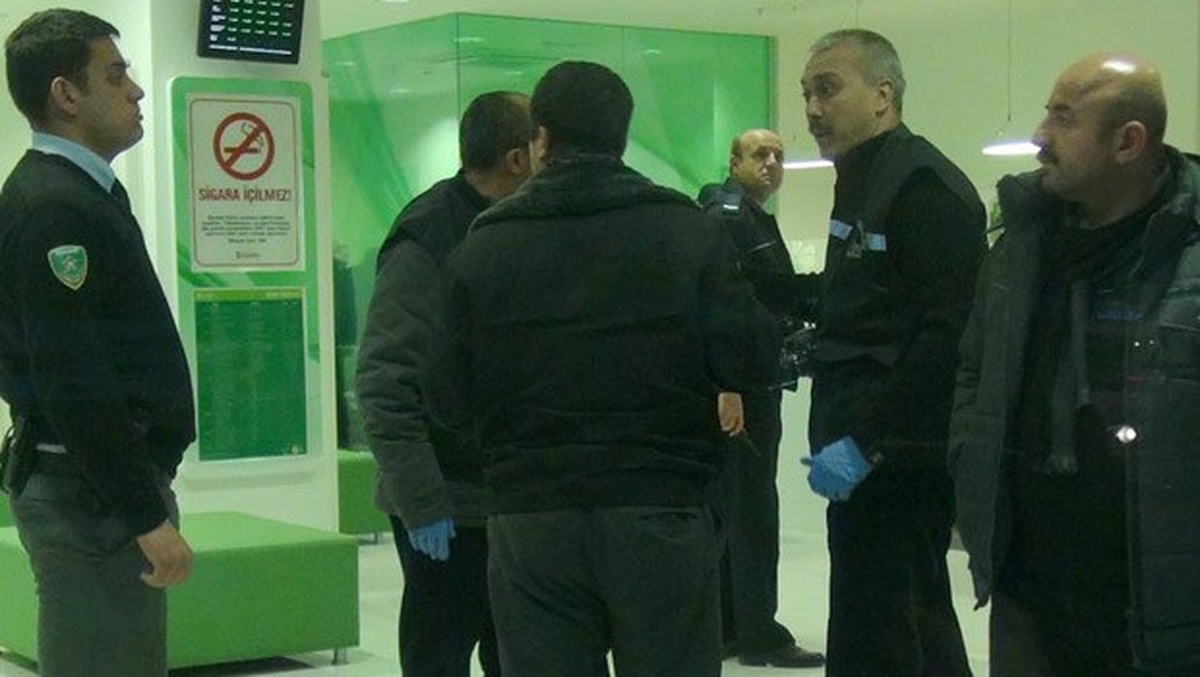 Konya\'da Silahlı ve Ayakkabı Kutulu Banka Soygunu