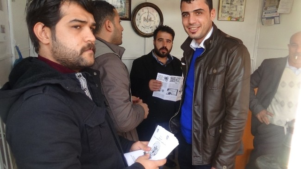 Kulp\'ta Polis Esnafa Broşür Dağıttı