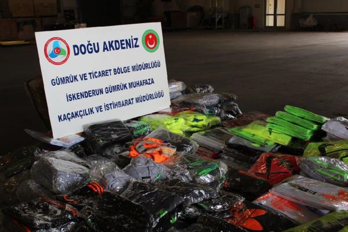 Limanda 2 Tırda 11 Bin 500 Taklit Ürününe El Konuldu