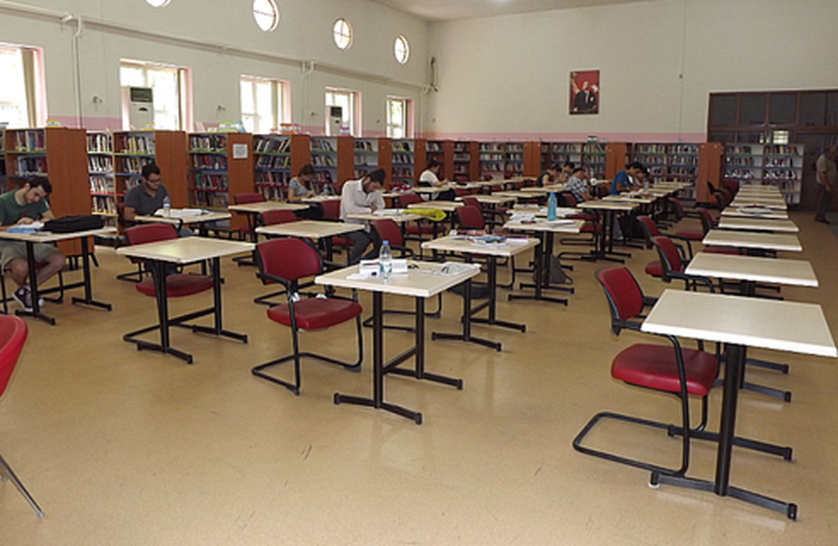 Manisa Kütüphanesinden, 200 Binden Fazla Kişi Faydalanıyor