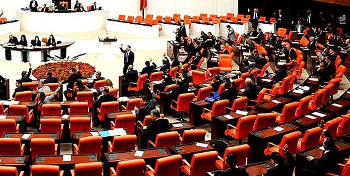 Meclis\'te "Katliamcı" Tartışması Çıktı