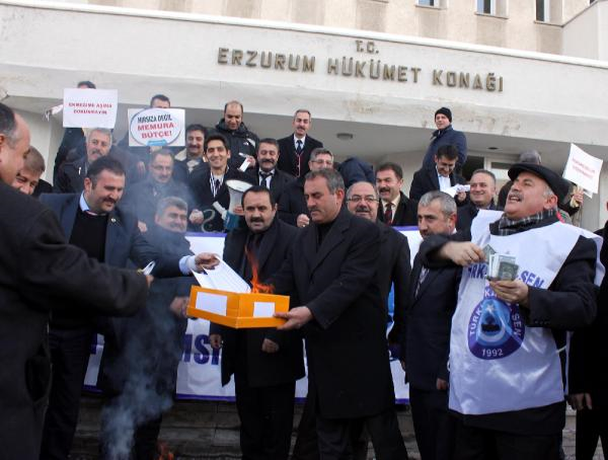 Memurlar Ayakkabı Kutusunda Bodro Yakarak Isındı
