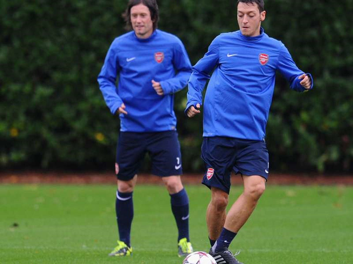 Mesut Özil: Rosicky, Premier Lig\'in En İyilerinden